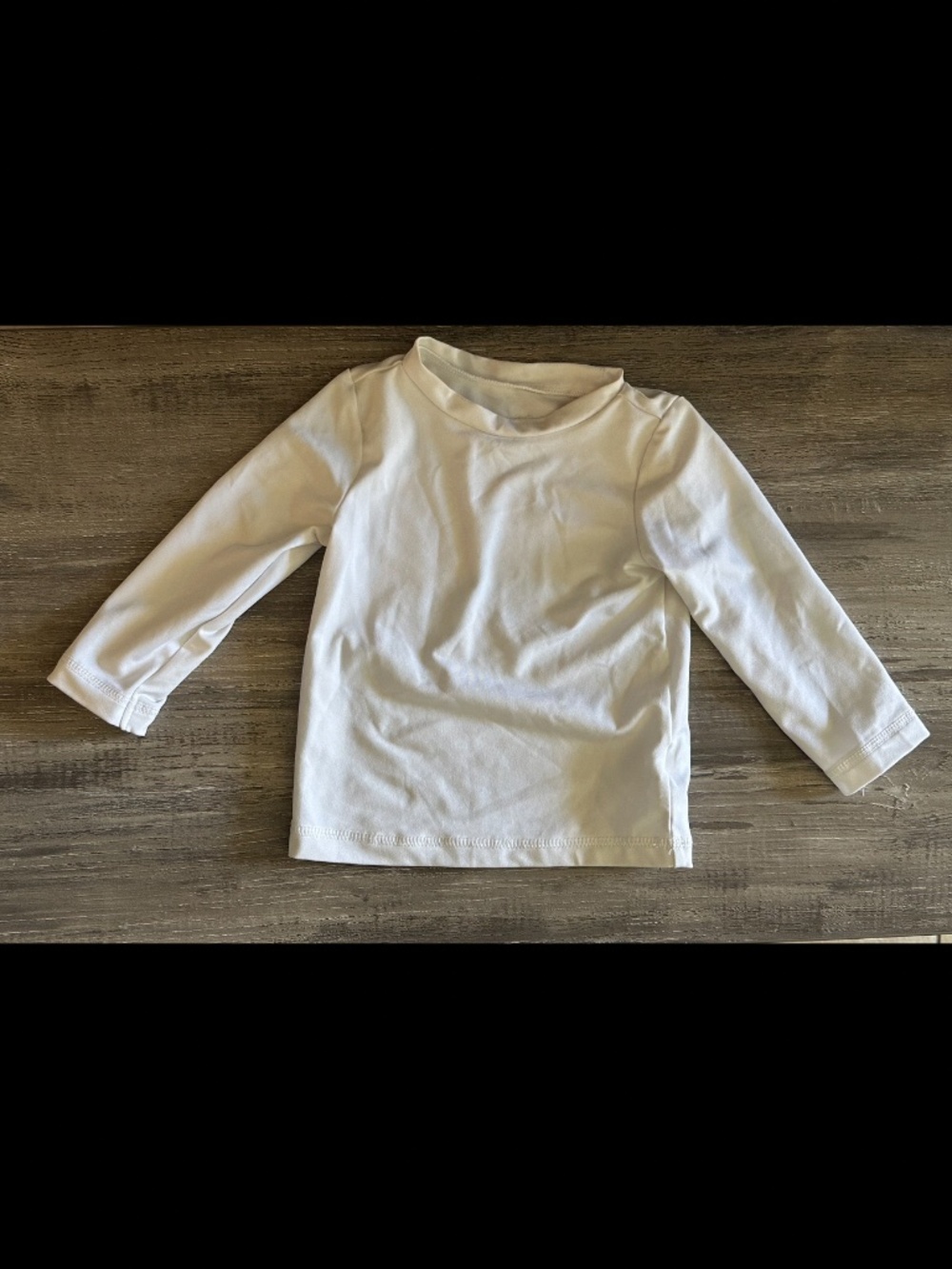 Long-sleeve rash guard top